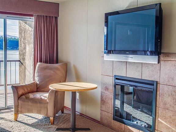4th image of 322 W Woodin Ave #300