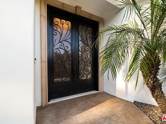 5th image of 4637 El Caballero Dr