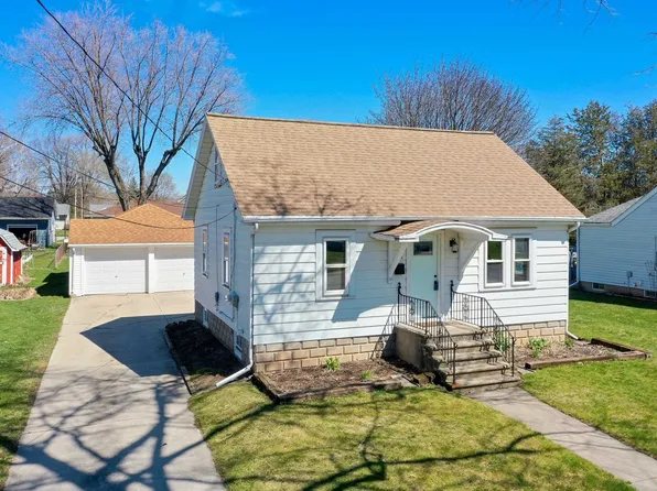 970 Holzer St, Green Bay, WI 54303
