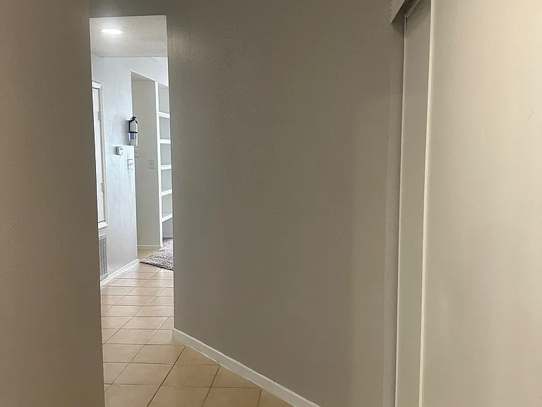 Augusta Court Apartments — Photo 38