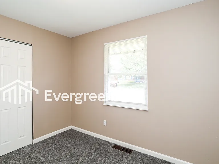 1915 Lotushill Dr — Photo 12