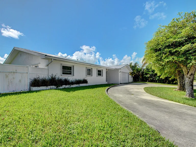 1171 Bimini Ln — Photo 34