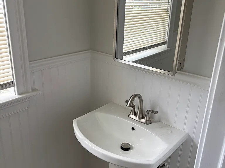 109 Magoun Ave — Photo 7