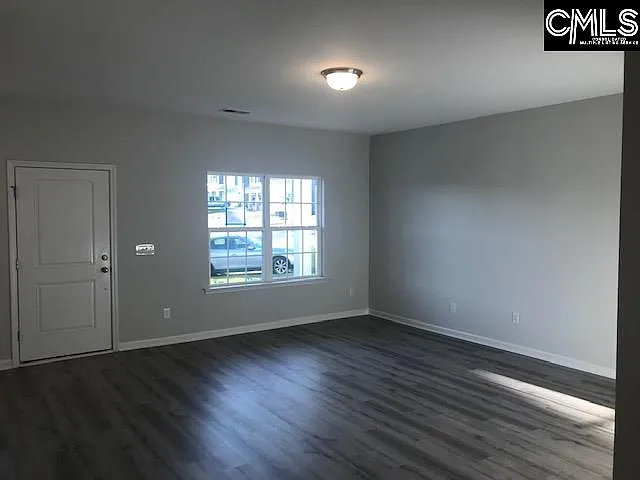 4 bed, 2268 sqft, $2,495 — Photo 2