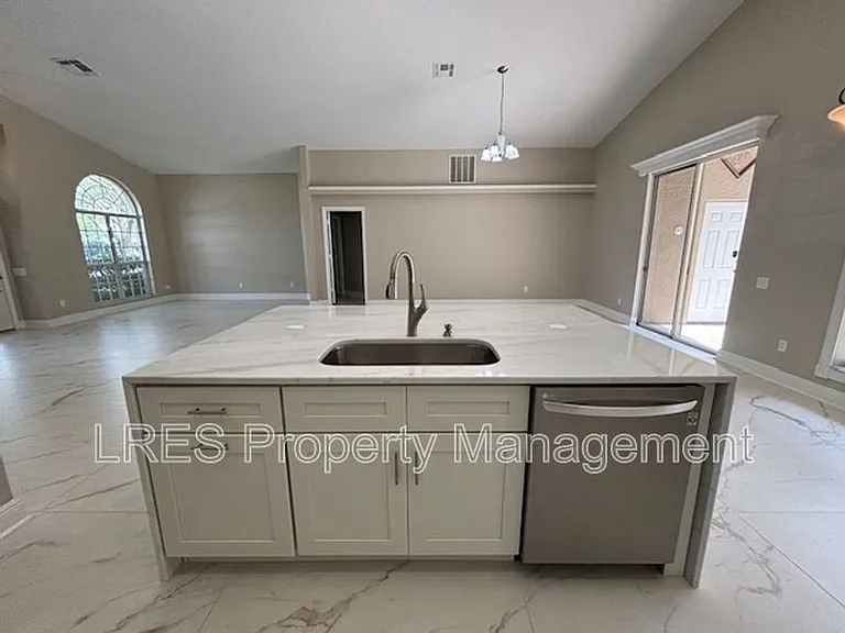 1028 Kerwood Cir — Photo 13
