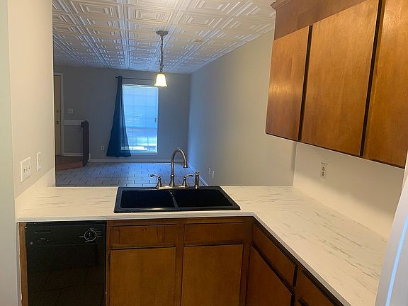 2nd image of 3945 Briarhill Dr