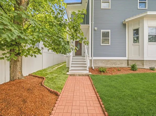 20 Wentworth St #1, Dorchester Center, MA 02124
