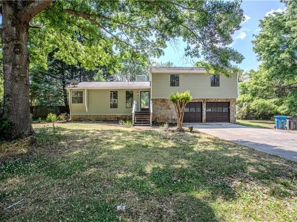 1287 Candlelite Ln, Snellville, GA 30078