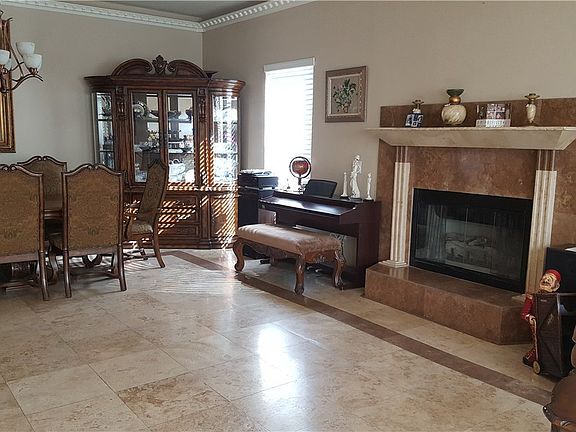 3rd image of 3827 S Spitze Dr