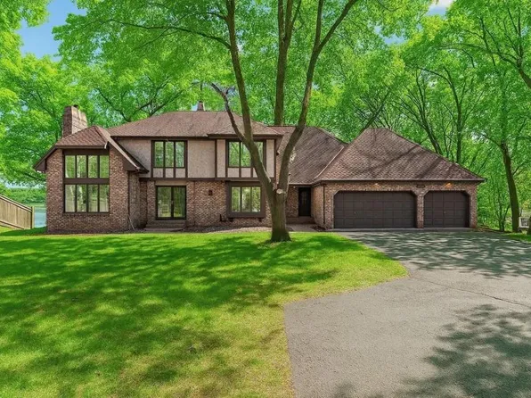 5720 Oakview Ln N, Plymouth, MN 55442