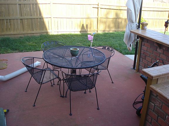 Outdoor Eating Area