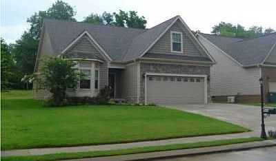 1st image of 984 Dodie Dr