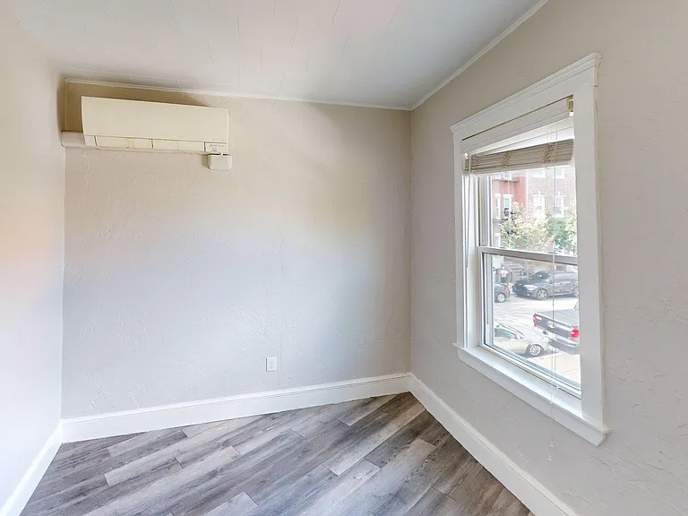 108 Meridian St #3 — Photo 5