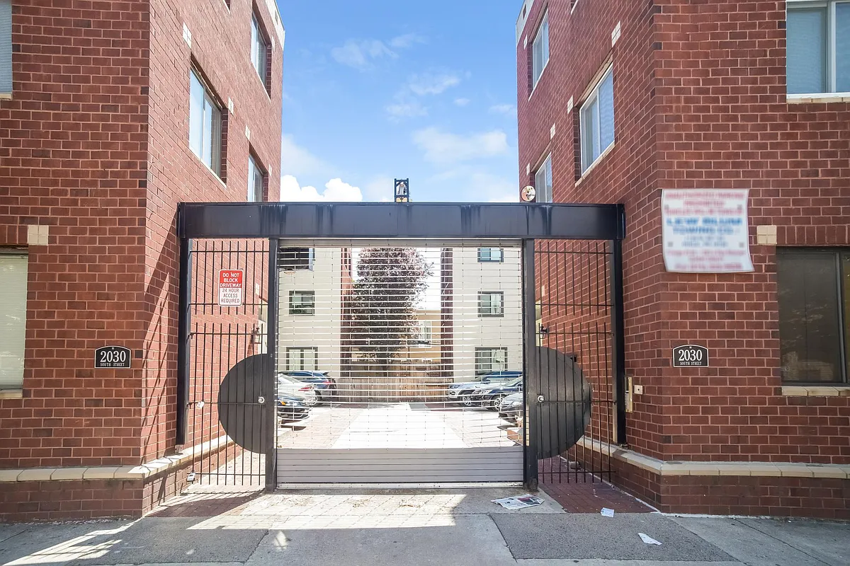 Building Photo - 2030 South St #F