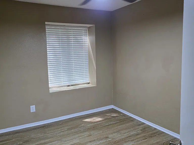 712 Seasons Pkwy — Photo 7