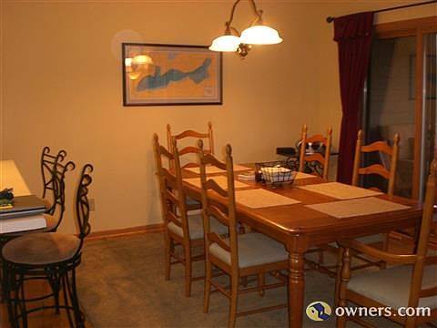 Dining Room & Breakfast Bar