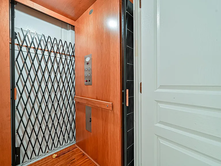 25 S 31st Ave — Photo 6