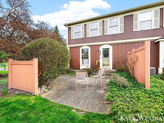 2nd image of 3581 Whispering Brook Ct SE