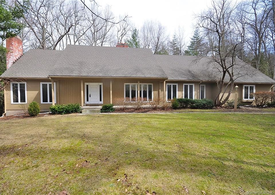 1st image of 26 Saint Andrews Dr