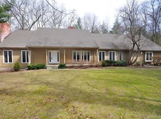 26 Saint Andrews Dr, Avon, CT 06001