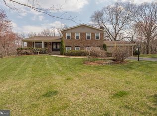 9802 Bridleridge Ct, Vienna, VA 22181
