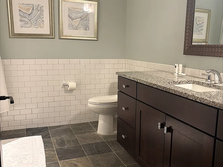 Guest Bathroom with Tub