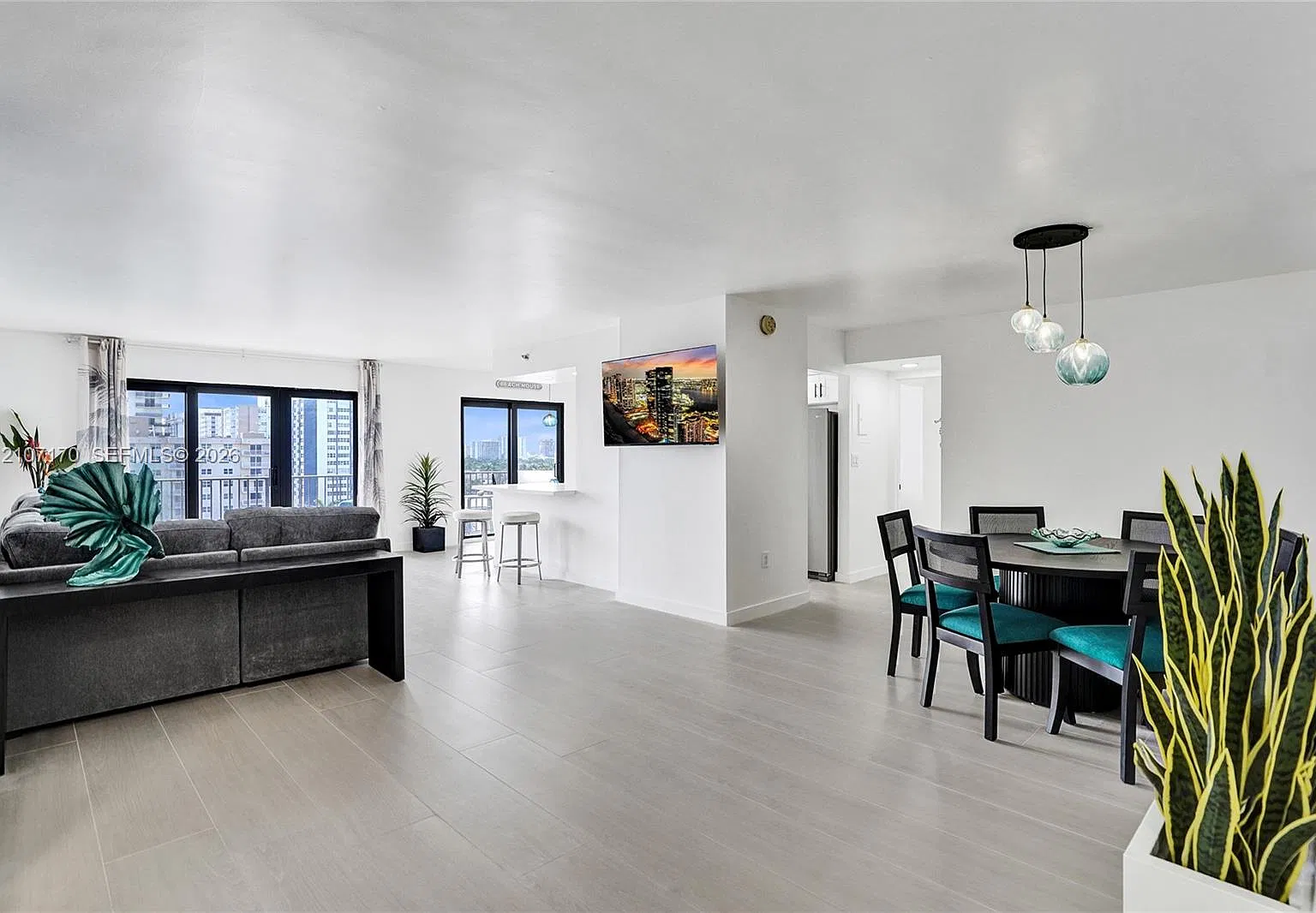 Summit Condo — Photo 1