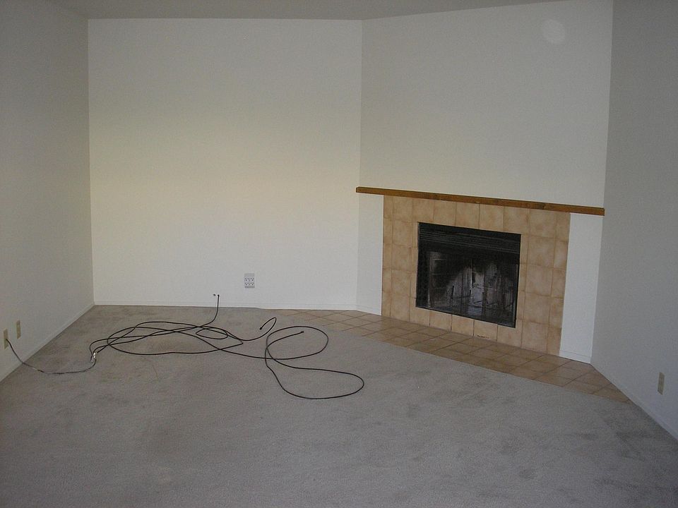 1st image of 215 E Okeefe St #8