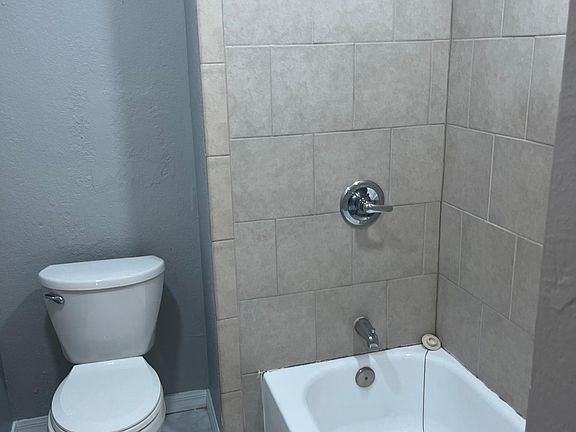 4th image of 5525 45th Ave N