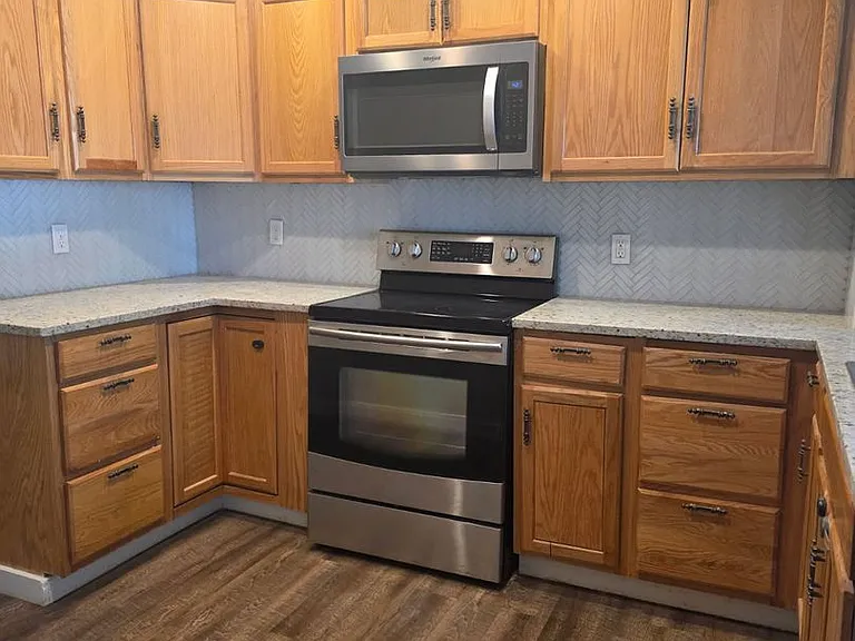 517 N Main St — Photo 17
