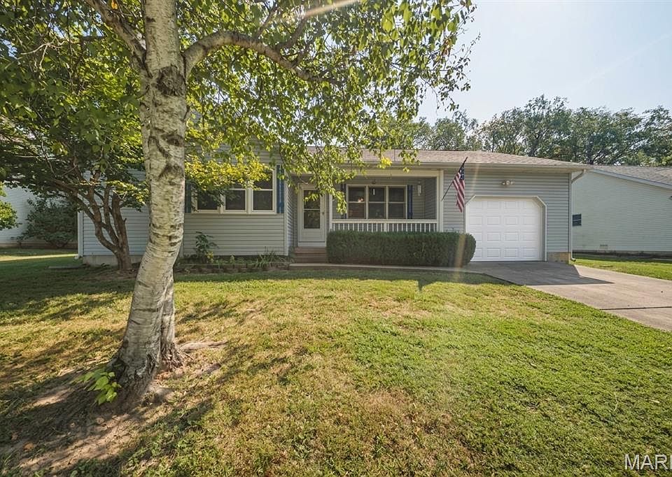 1st image of 300 Greentree Rd