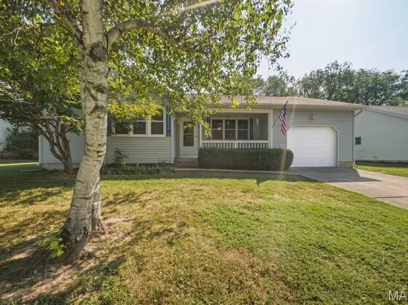 300 Greentree Rd, Rolla, MO 65401