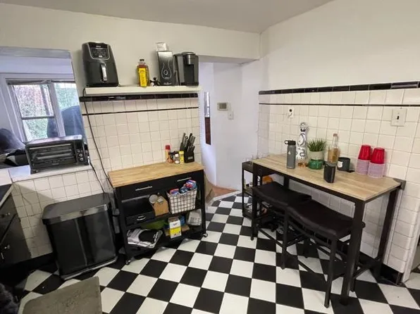 532 Garden Street image 8 of 11