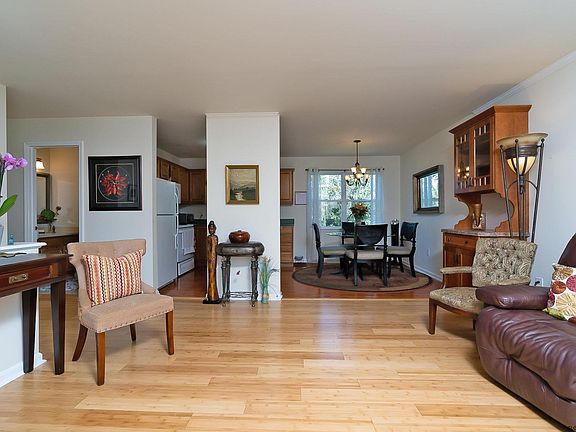 3rd image of 27 Eliot Ave