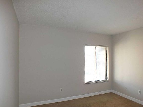 4th image of 300 E Club Circle #201