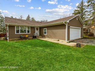 64 Timber Ln, Lindenhurst, IL 60046