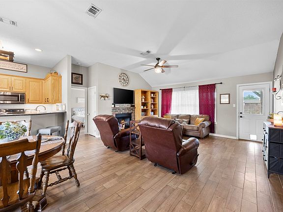 5th image of 3928 Country Meadows Cir