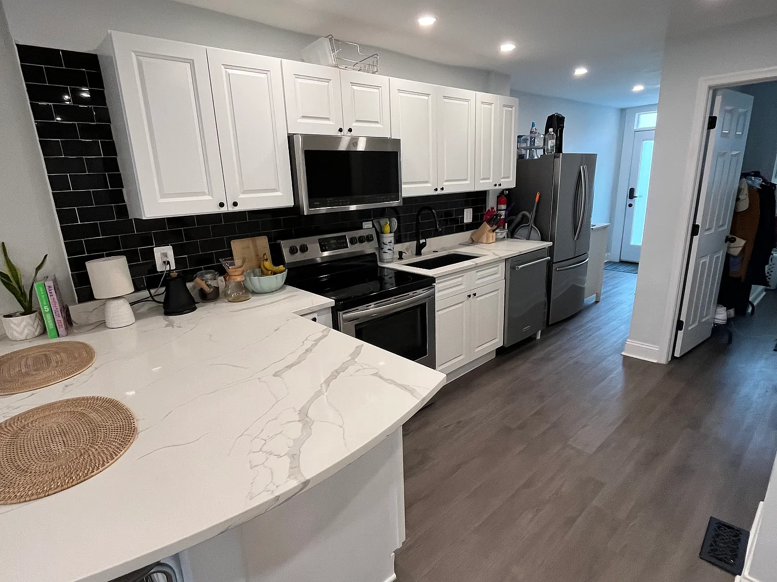 2 bed, $2,500 — Photo 2
