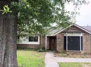 213 Oak Hollow St, Conroe, TX 77301