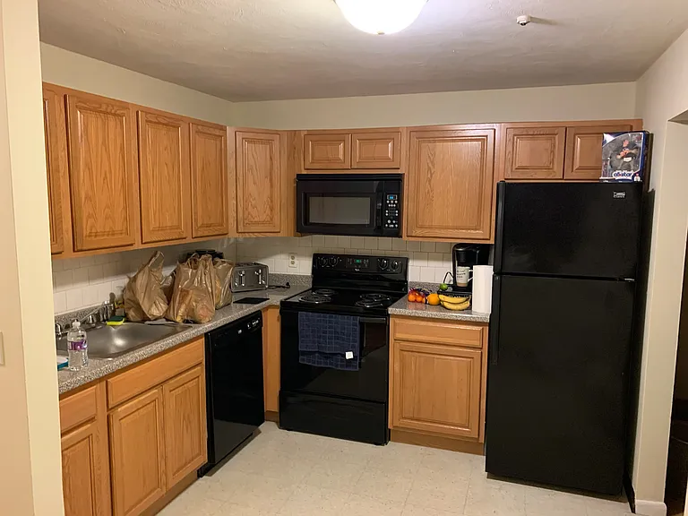740 Central Street Apartment — Photo 13