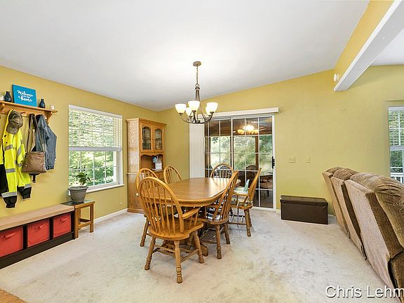 4th image of 72 Hunter Lake Dr