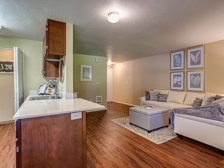 Commons at Creekside Apartments — Photo 6