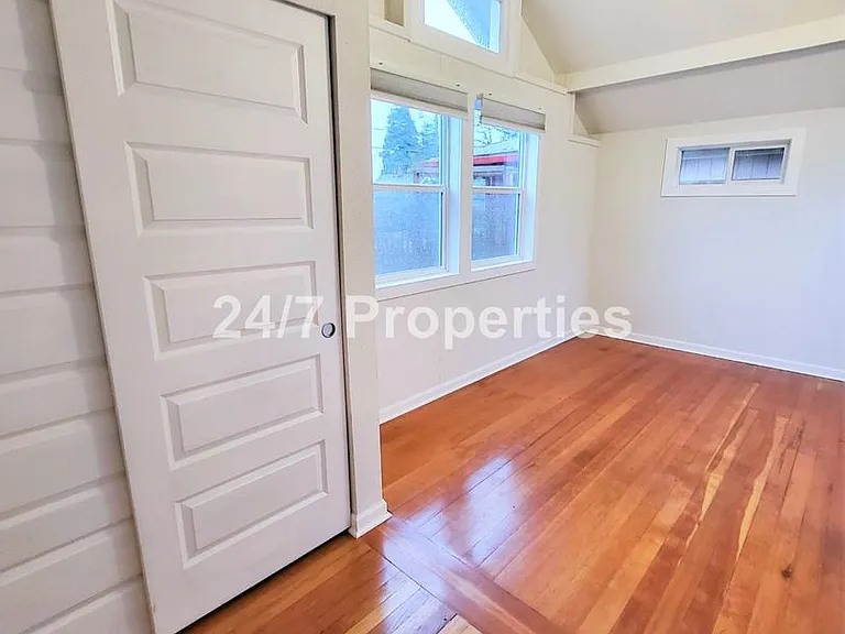 3215 NE 73rd Ave — Photo 12