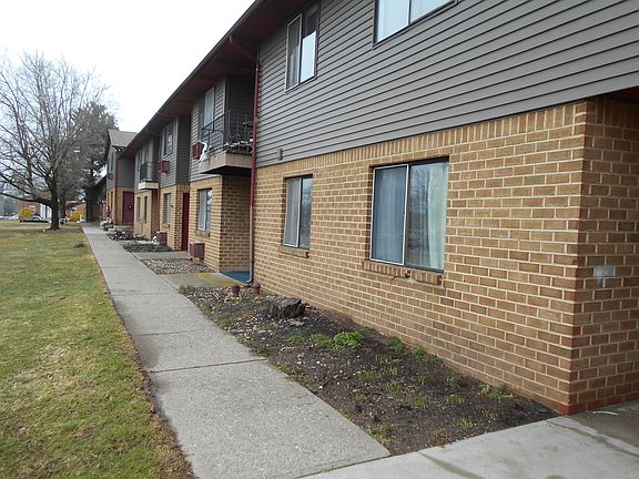 2nd image of 324 Charles St APT 24