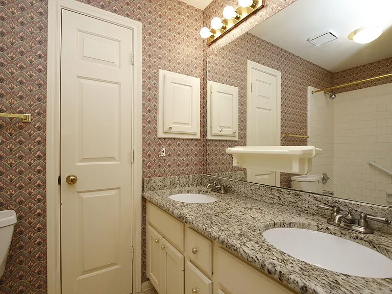 13618 Shadow Falls Ct — Photo 37