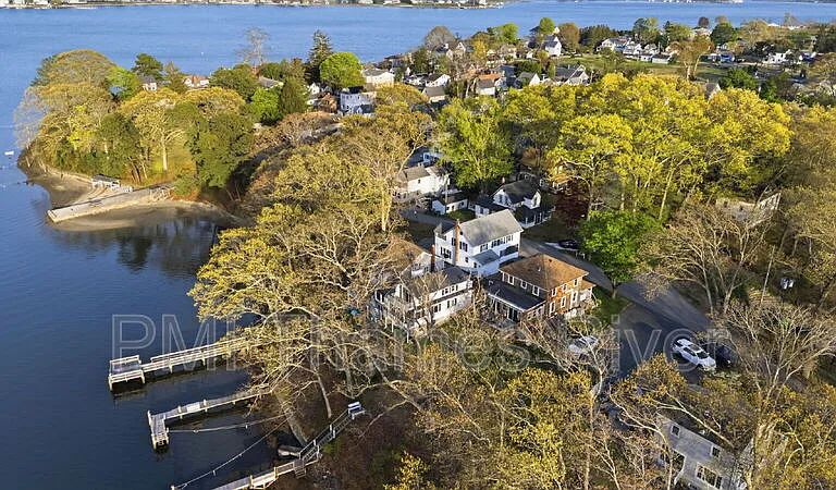 33 Laurel St — Photo 2