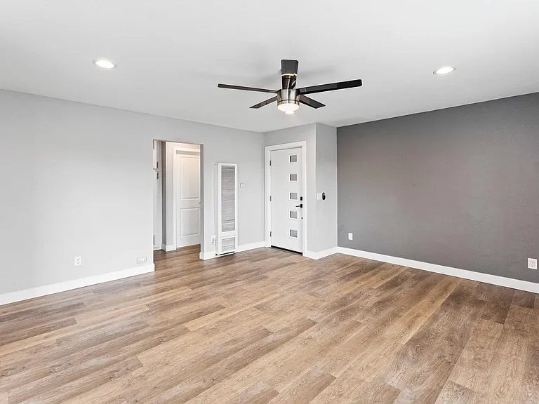 Vista Terrace — Photo 18