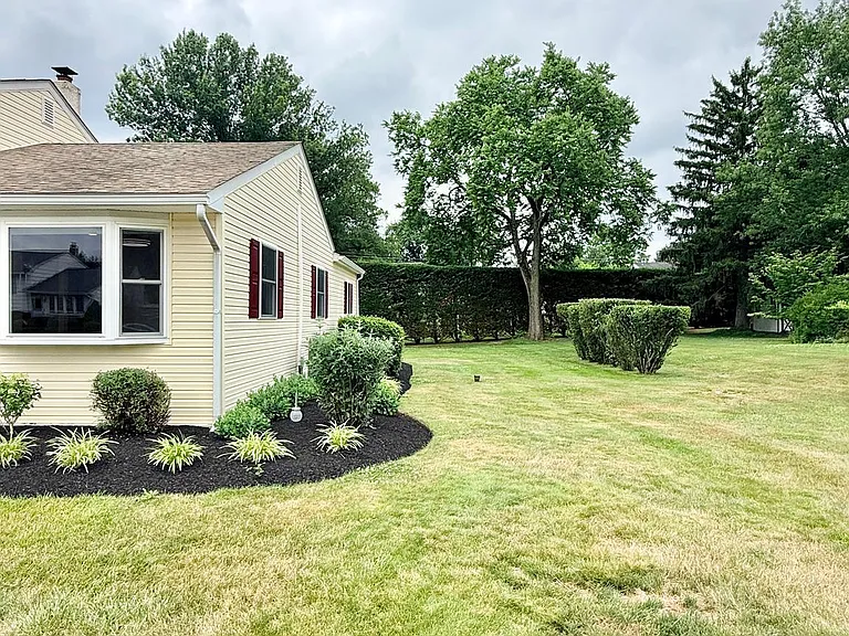 30 Ursinus Ave — Photo 33