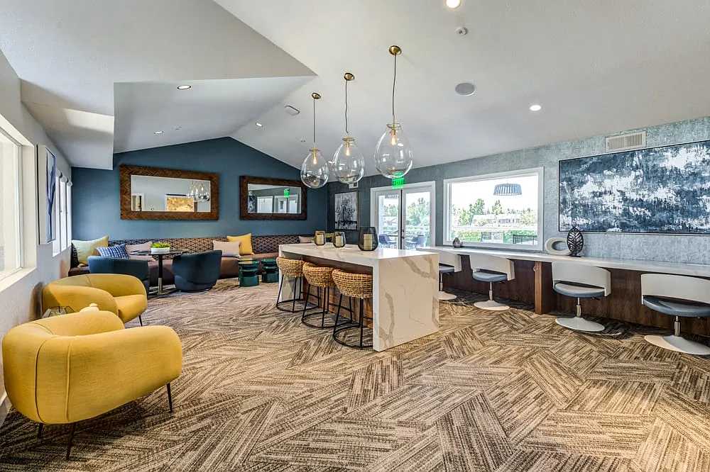 Aliso Creek Apartments — Photo 2