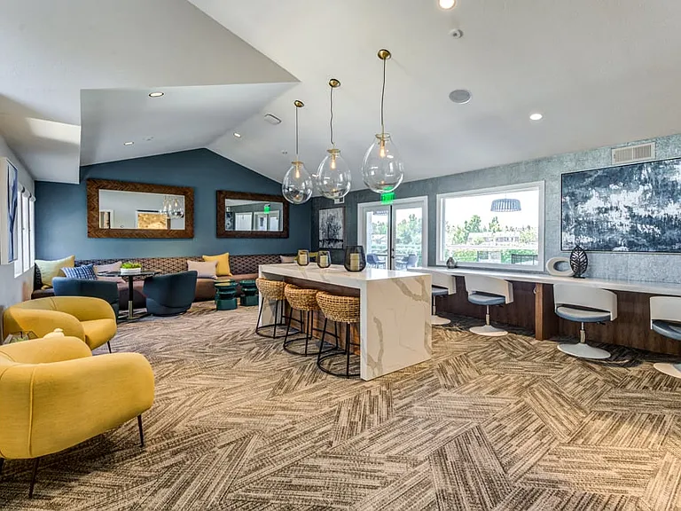 Aliso Creek Apartments — Photo 2